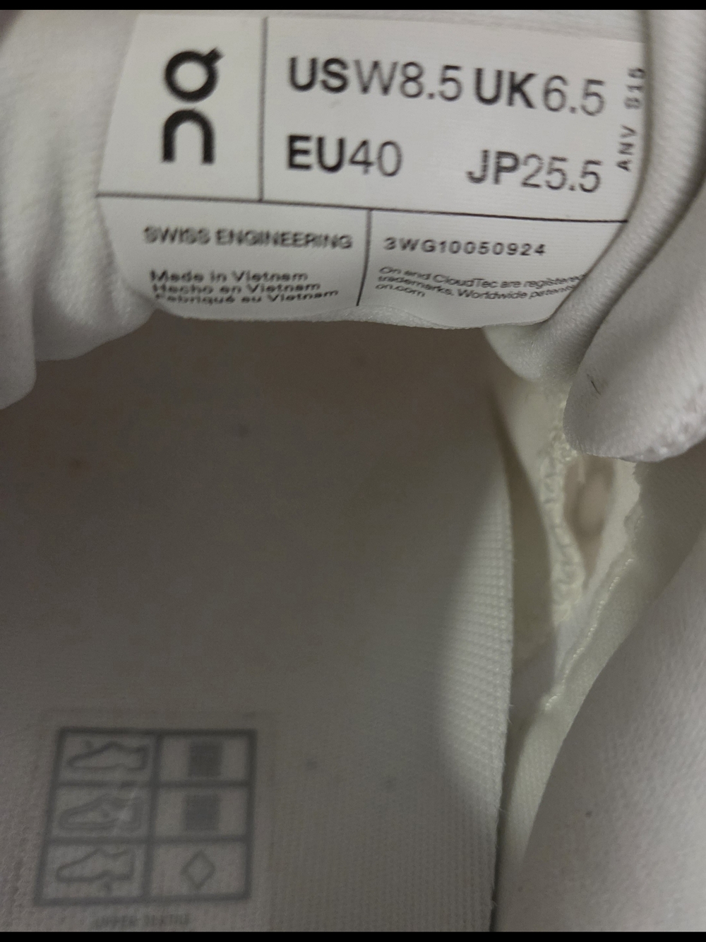 On Running Women's Sneakers in White/Cream - Picture 6 of 7